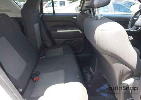 2008 Jeep Compass Sport z USA, uszkodzony, nr VIN 1J8FF47W08D749405